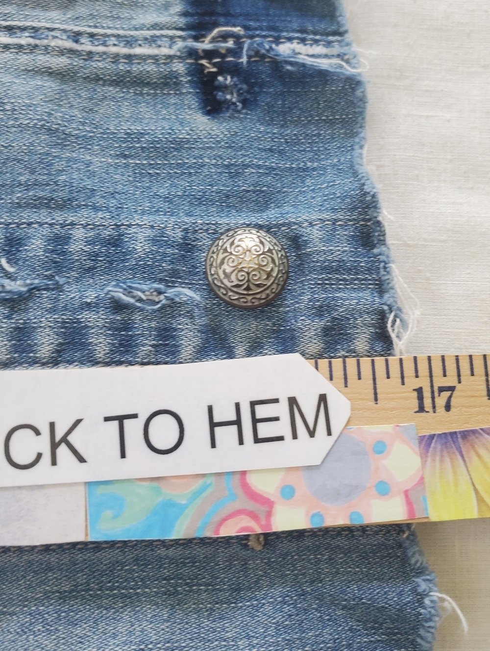 Upcyled Cropped  Button Down Denim Vest Patches Fraying Lace Butterflies Size XS - Picture 4 of 4